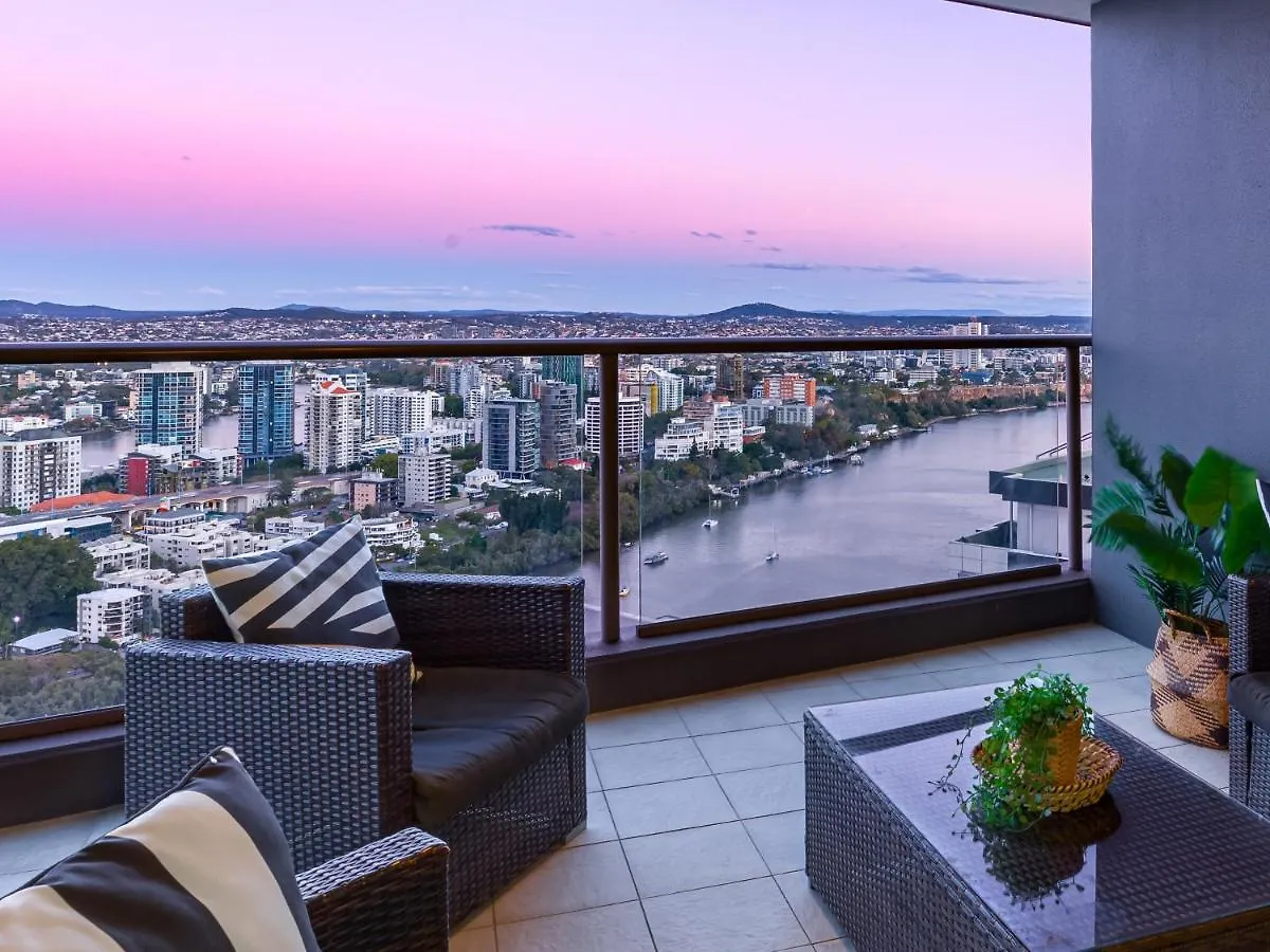African Escape On Level 38 - Balcony With Views Brisbane Australien